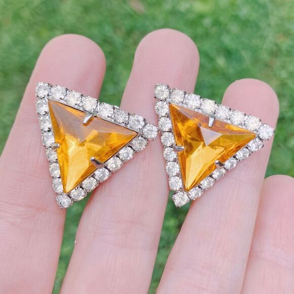 VTG Mid Century Mod Earrings Lucite Rhinestone Silver Tone Clip On Bold Sparkly - Picture 2 of 12